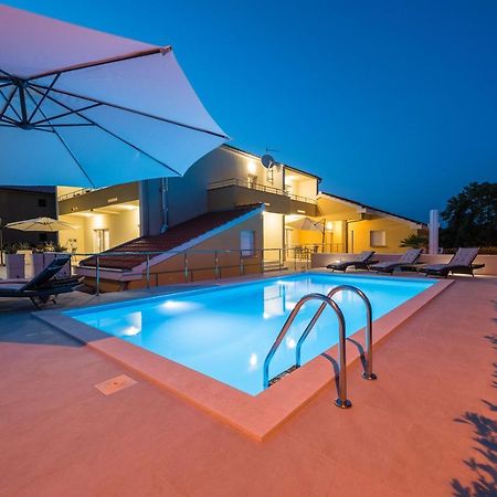 Villa Petra S Bazenom, Rostiljem I Parkingom Zadar Exterior foto