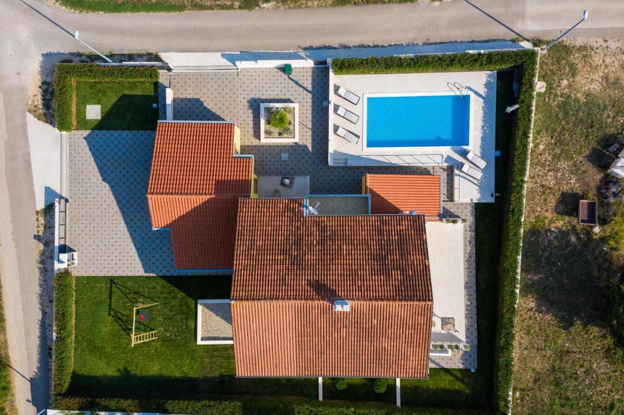 Villa Petra S Bazenom, Rostiljem I Parkingom Zadar Exterior foto